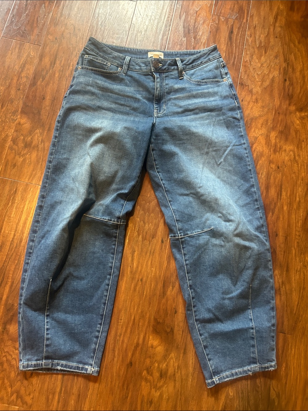 Maurices  Midwash Barrel Jeans Sz 12